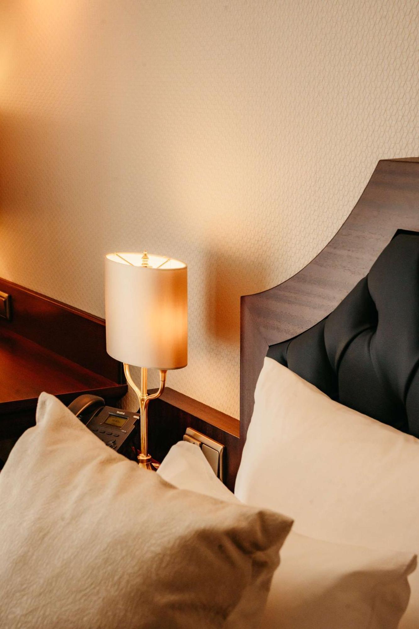Grand Hotel Karel V Utrecht Luaran gambar A lampshade